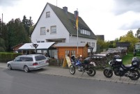 Der "Bikertreff" im kleinen Dörf Bruchweiler.