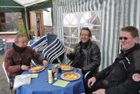 Erich und die beiden Franks im Bikertreff in Bruchweiler.