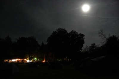 Vollmond über dem Herbsttreffen.